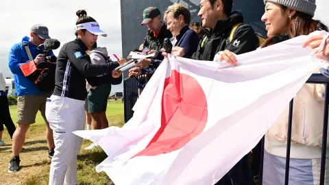 Korda desátá, Kousková mimo cut a ve vedení Yamashita. Na Women's Open úřadoval vítr
