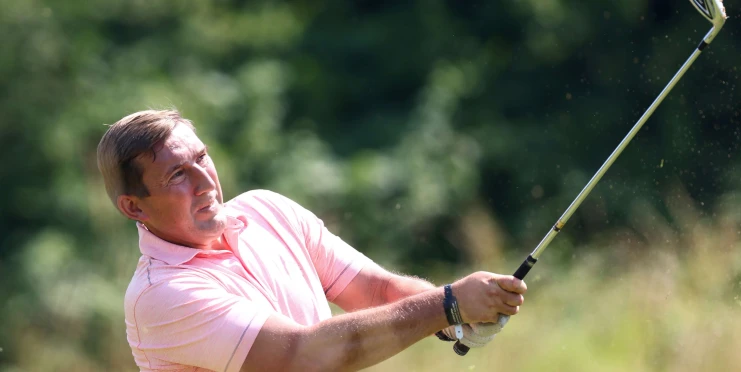 Když veterán Premier League porazí na golfovém hřišti vítěze Ligy mistrů