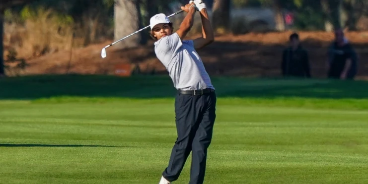 Tiger sledoval syna Charlieho při zisku titulu mistra státu. Trenér předpověděl skóre ve snu