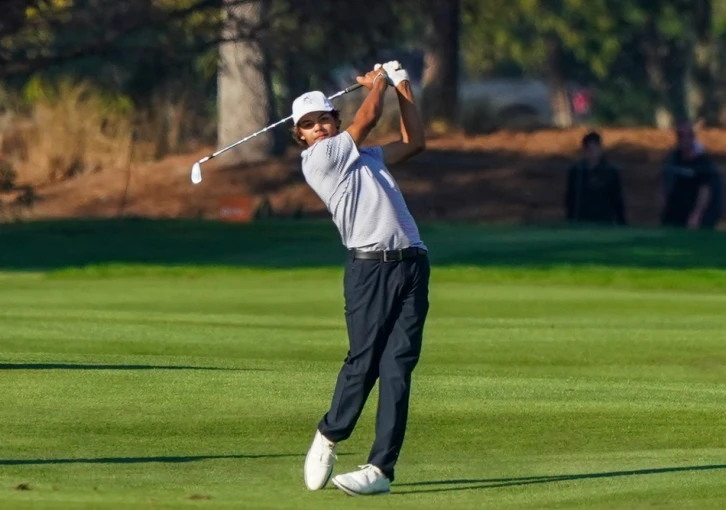 Tiger sledoval syna Charlieho při zisku titulu mistra státu. Trenér předpověděl skóre ve snu