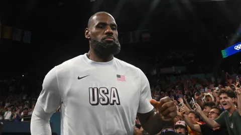 Hráč NBA James LeBron vstoupil do golfové války s PGA. 
