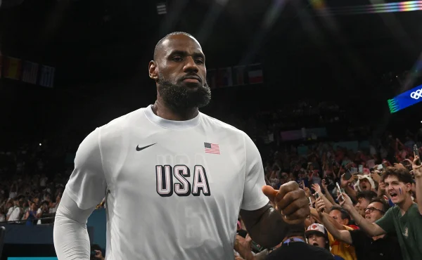 Hráč NBA James LeBron vstoupil do golfové války s PGA. 