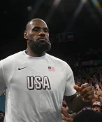 Hráč NBA James LeBron vstoupil do golfové války s PGA. 