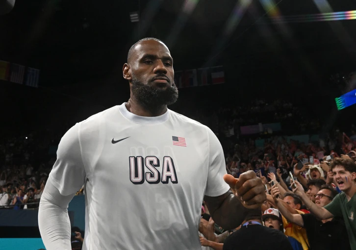 Hráč NBA James LeBron vstoupil do golfové války s PGA. 