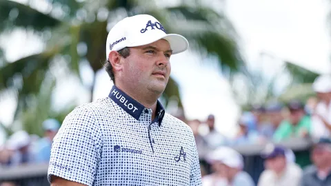 Patrick Reed útočí na Sevův rekord, McIlroy zůstává pozadu