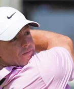 Video: Mcllroy zahrál eagle přímo z bunkru, přesto zaostává o 6 ran