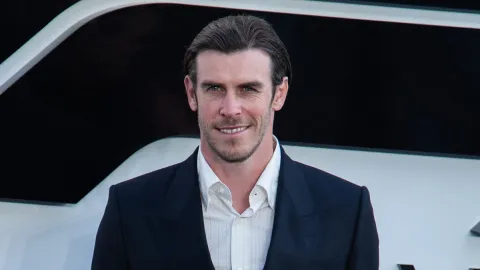 Golfová tragikomedie: Gareth Bale minul hole-in-one za 10 mil. dolaru o celé publikum