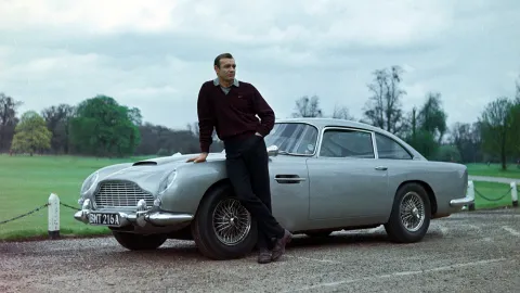 Slavné hřiště z bondovky Goldfinger přijde o polovinu jamek. Golfisté se zlobí