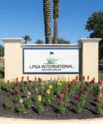 Transgender golfistka Hailey Davidson žaluje LPGA a USGA za zákaz startu