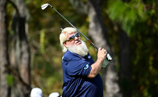 Golfový showman John Daly vyděsil diváky kaskadérským kouskem ve stylu Jackass!