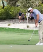 Video: Mrtvé greeny na Arnold Palmeru dohánějí profesionály k šílenství