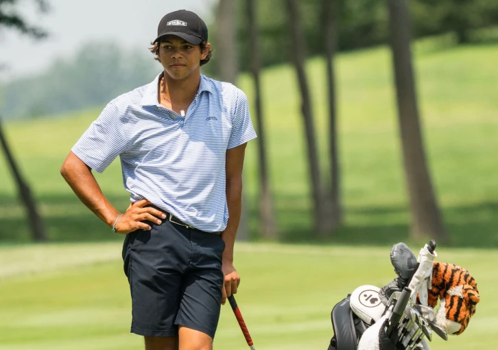 Šokující pád Charlieho Woodse. Zatčení slavného otce srazilo mladý talent na kolena