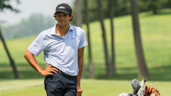 Šokující pád Charlieho Woodse. Zatčení slavného otce srazilo mladý talent na kolena