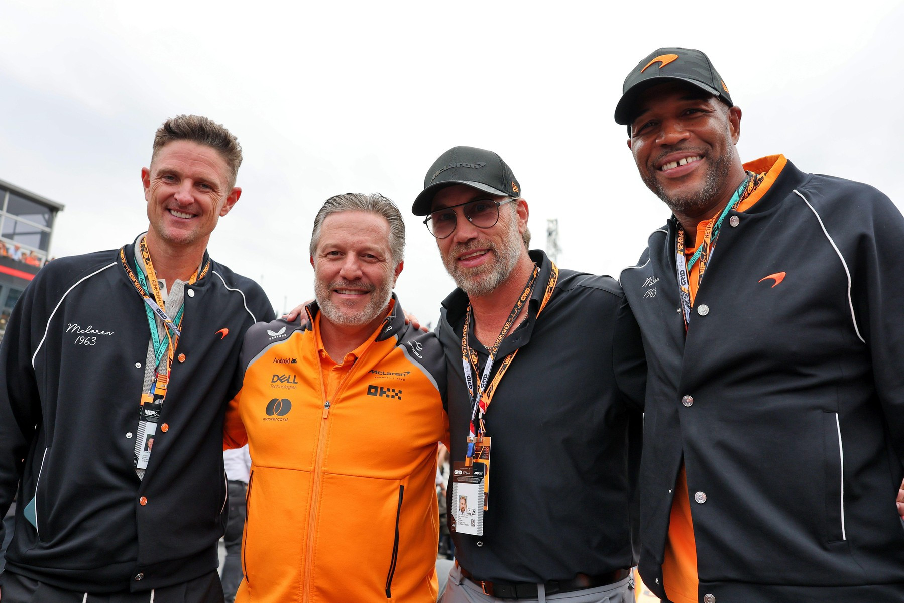 Zleva: Justin Rose (GBR) golfista, Zak Brown (USA) výkonný ředitel McLarenu, Peter Forsberg (ŠVÉ) bývalý hokejista a Michael Strahan (USA) bývalý hráč amerického fotbalu společně na Mistrovství světa Formule 1