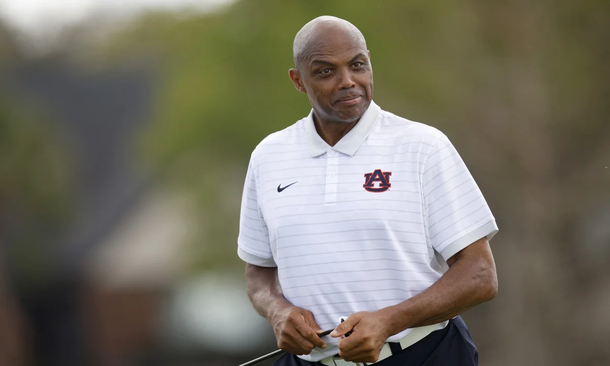 Hvězdy NBA Charles Barkley a Michael Jordan poměří své golfové schopnosti na hřišti