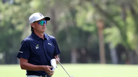 Video: Rickie Fowler svým magickým golfovým úderem ohromil diváky RBC Heritage