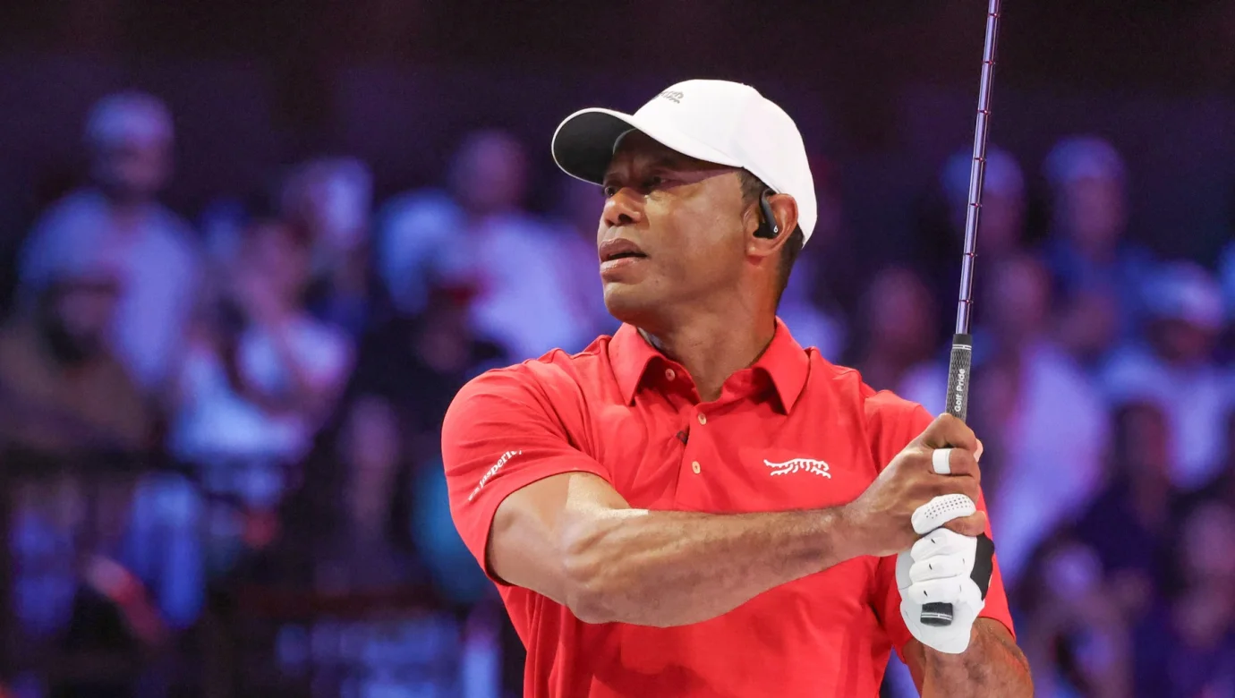 Poslední veřejné golfové vystoupení Tigera Woodse při odpalu za Jupiter Links Golf Club v Palm Beach Gardens 24. března 2026