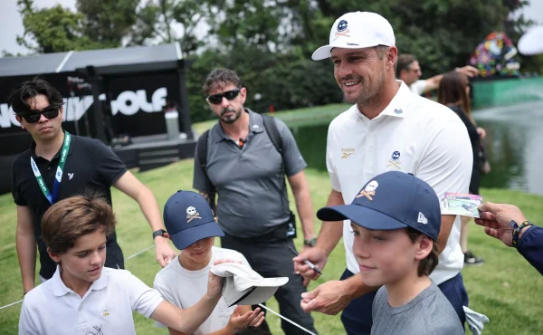 Bryson DeChambeau plánuje YouTube kariéru, zatímco Trump volá po sjednocení LIV a PGA
