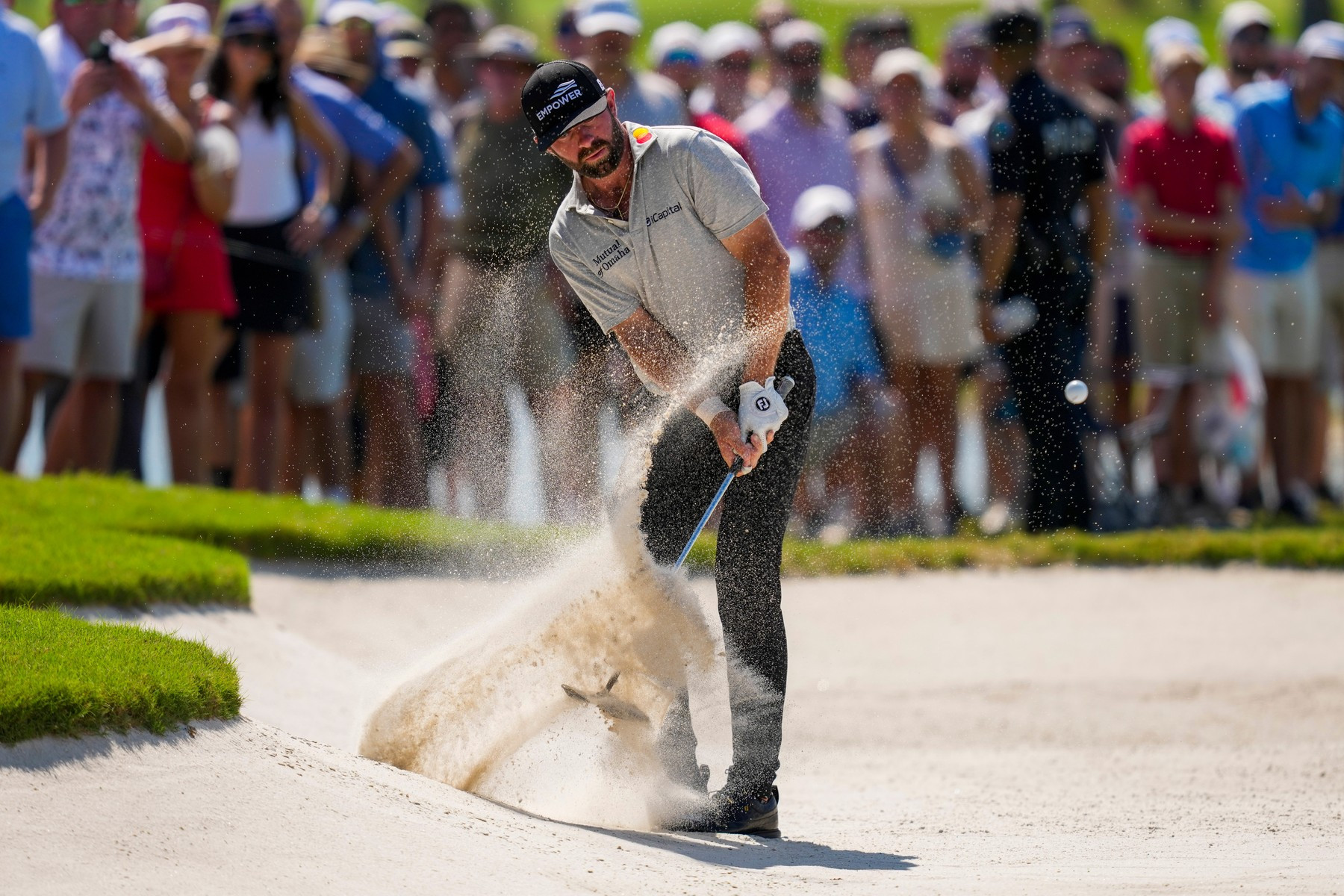 Cameron Young dominuje na Cadillac Championship a po druhém kole vede na hřišti Blue Monster o pět ran