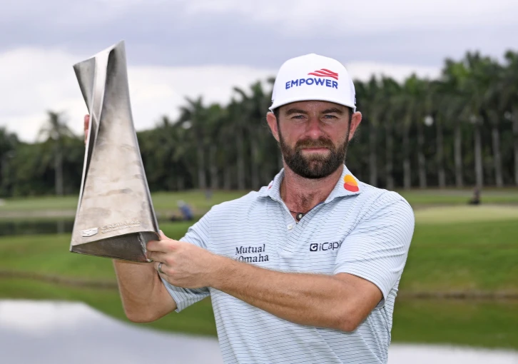 Cameron Young ovládl Cadillac Championship a na Doralu přijal gratulaci od Trumpa