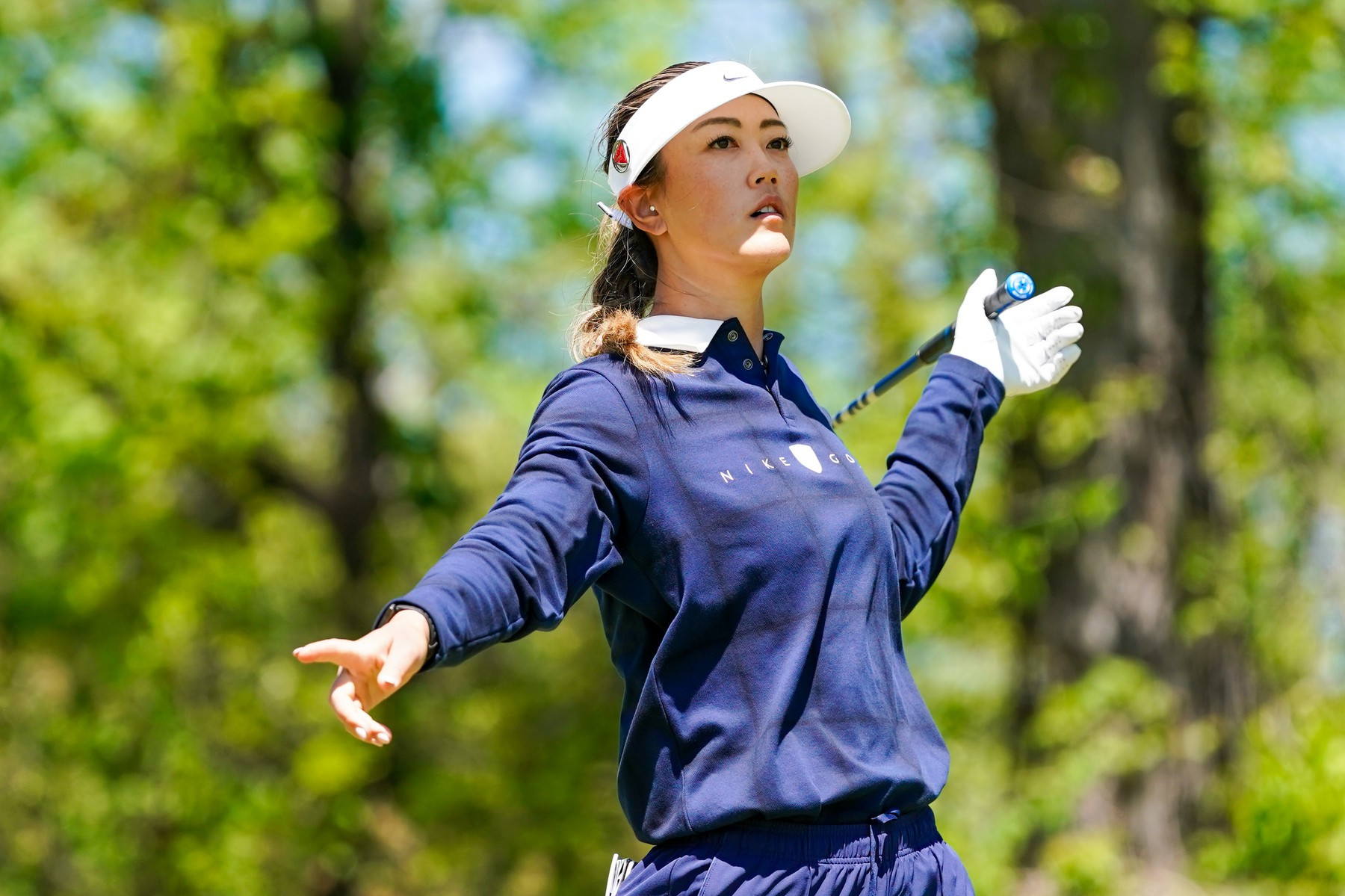 Michelle Wie West (USA) gestikuluje po nepovedeném odpalu z odpaliště na 18. jamce během prvního kola turnaje Mizuho Americas Open 2026