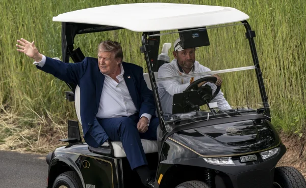 Trump zachránil tři golfová hřiště ve Washingtonu. Filantropie nebo jen další byznys?