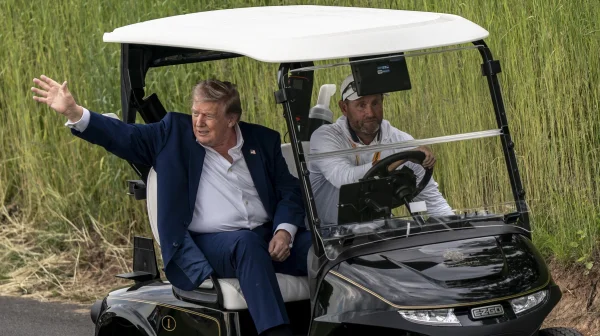 Trump zachránil tři golfová hřiště ve Washingtonu. Filantropie nebo jen další byznys?