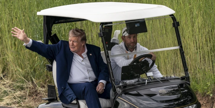 Trump zachránil tři golfová hřiště ve Washingtonu. Filantropie nebo jen další byznys?