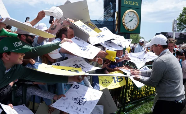 Rory McIlroy překvapil krásným gestem. Tvůrce svých markerů dojal vzácným darem
