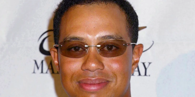 Tiger Woods prolomil mlčení - uctil památku svého otce a tajně se vrátil do léčebny