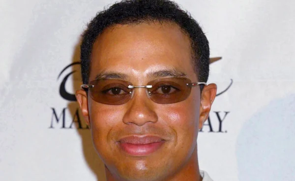 Tiger Woods prolomil mlčení - uctil památku svého otce a tajně se vrátil do léčebny