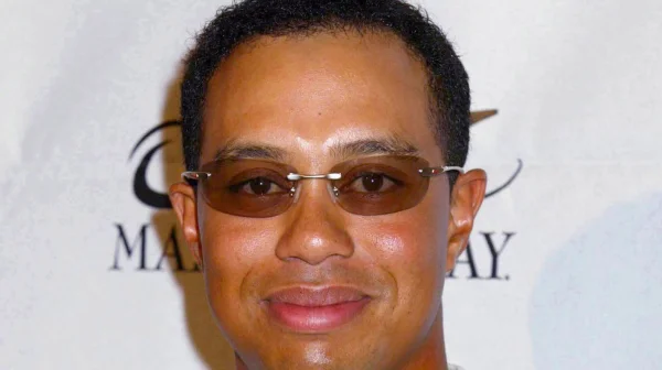 Tiger Woods prolomil mlčení - uctil památku svého otce a tajně se vrátil do léčebny