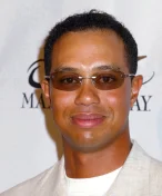 Tiger Woods prolomil mlčení - uctil památku svého otce a tajně se vrátil do léčebny