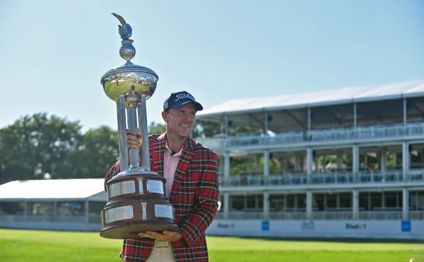 Eric Cole, milionář bez jediného PGA titulu. Henley mu na Colonialu vypálil rybník