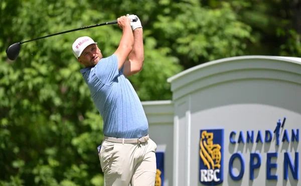 Golfový provokatér? Clark vytáhl dres USA a připomněl Kanadě hokejovou porážku