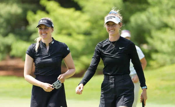 Nelly Korda a Olivia Cowan zahrály v Michiganu rekordních 11 birdie v jednom kole