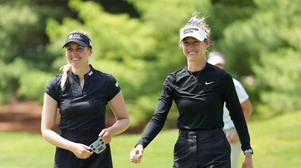Nelly Korda a Olivia Cowan zahrály v Michiganu rekordních 11 birdie v jednom kole