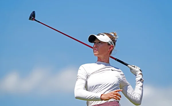 Nelly Korda útočí na třetí major v řadě a rekordních 13 milionů dolarů