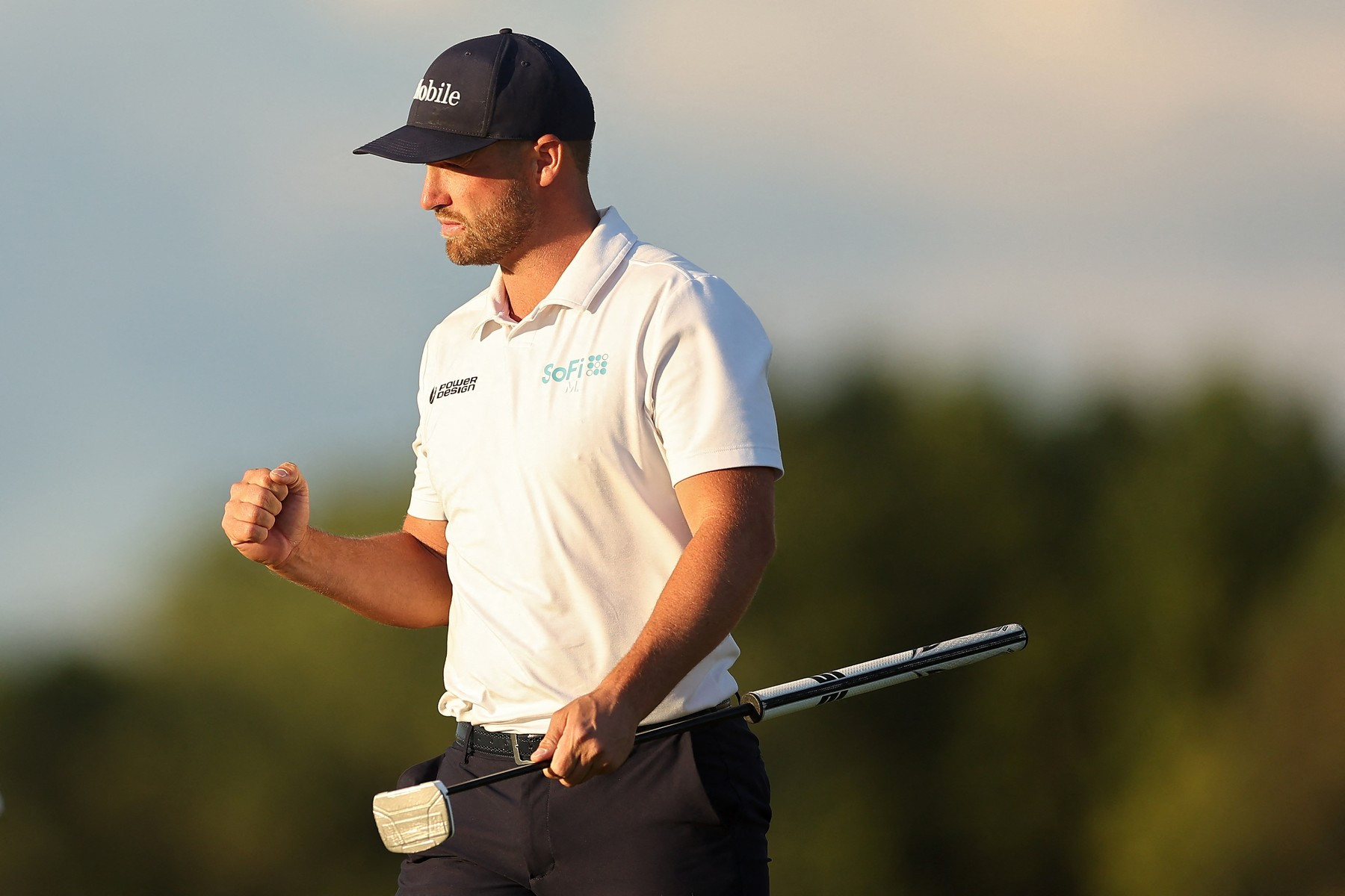 Wyndham Clark dominuje US Open a na Shinnecock Hills vede o šest ran