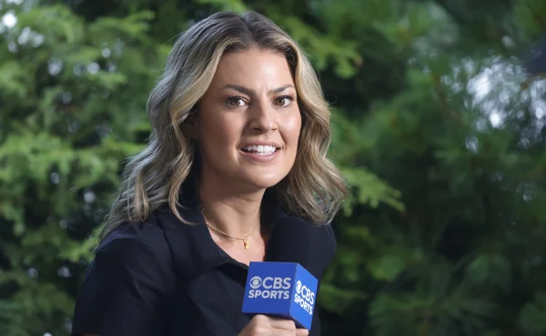 Moderátorka PGA Tour Amanda Balionis oslnila fanoušky svým růžovým outfitem