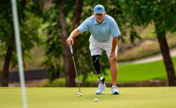 Nehoda ho upoutala na vozík. Dnes inspiruje handicapované golfisty na US Adaptive Open
