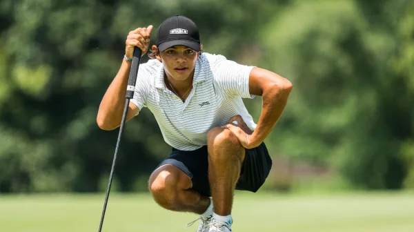 Charlie Woods nezvládl finiš v Pinehurstu. Závěrečný kolaps ho připravil o postup