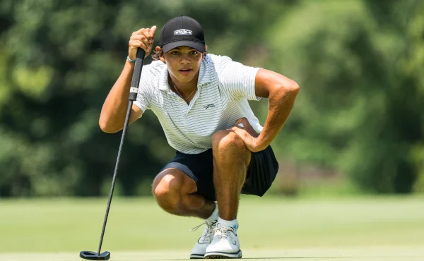 Charlie Woods nezvládl finiš v Pinehurstu. Závěrečný kolaps ho připravil o postup