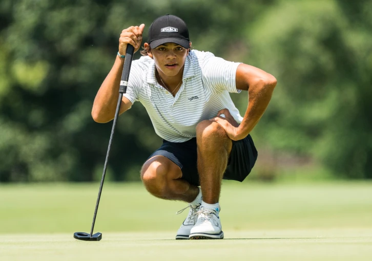 Charlie Woods nezvládl finiš v Pinehurstu. Závěrečný kolaps ho připravil o postup