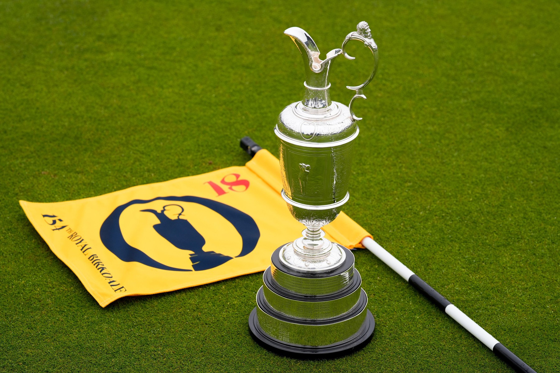 Originální Claret Jug si vítěz The Open ponechá pouze jeden rok. Poté dostane zlatou medaili a repliku legendární trofeje