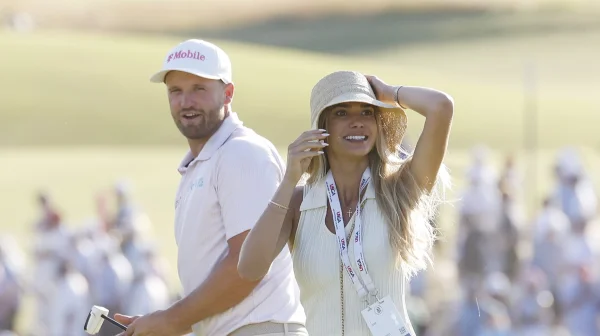 Golfový šampion Clark našel novou lásku. Krásná modelka Emily odhalila jejich příběh