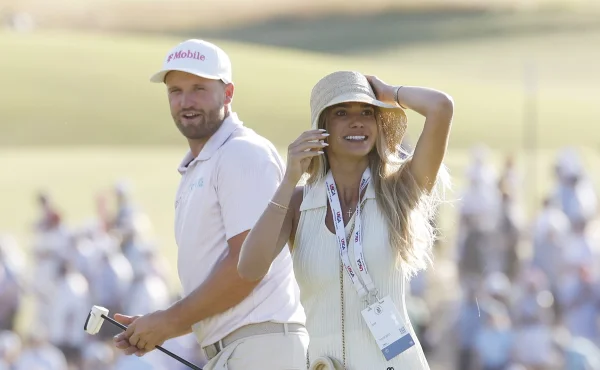Golfový šampion Clark našel novou lásku. Krásná modelka Emily odhalila jejich příběh