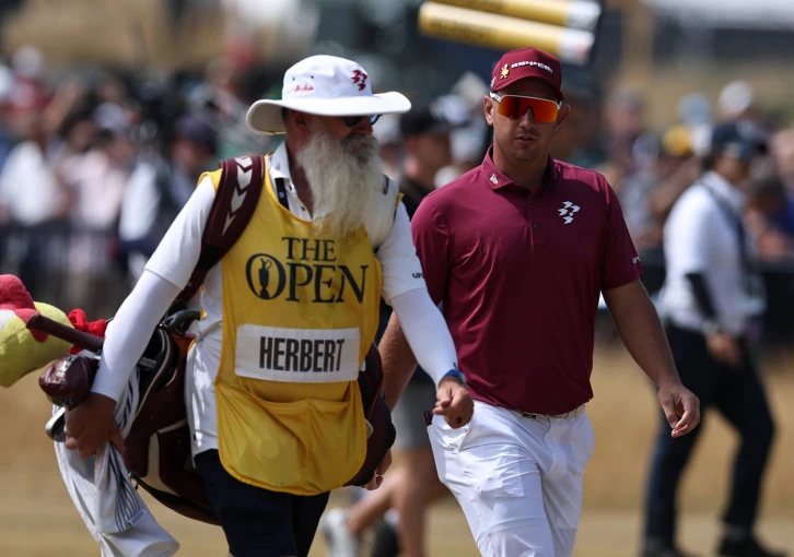 The Open v pátek nabídlo rekordy i kontroverze. Cutem neprošla řada velkých jmen
