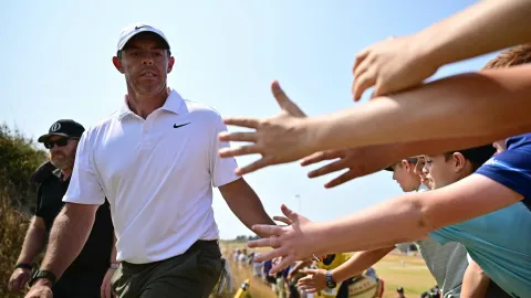 Rory McIlroy letos vydělal na majorech 119 milionů. Státu odevzdá téměř polovinu