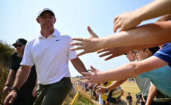 Rory McIlroy letos vydělal na majorech 119 milionů. Státu odevzdá téměř polovinu